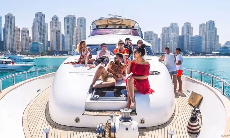 Marina de Dubaï : visite en yacht avec petit-déjeuner ou barbecue